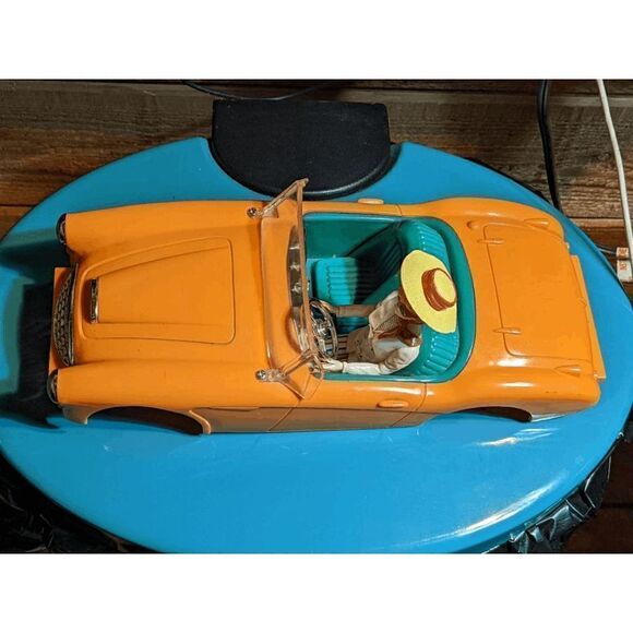 VINTAGE BARBIE 1962 AUSTIN HEALEY 3000 BJ8 CAR PARTS FOR AM/FM CLOCK RADIO - Picture 2 of 8